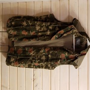 Floral camo vest brand new